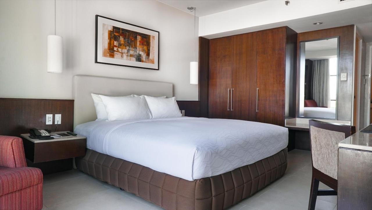 The B Hotel Alabang Muntinlupa City Zewnętrze zdjęcie