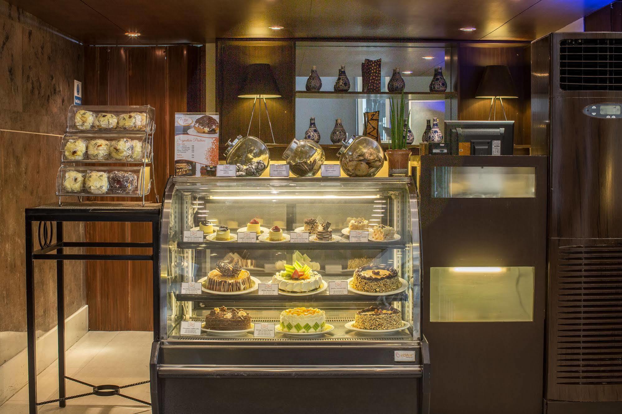 The B Hotel Alabang Muntinlupa City Zewnętrze zdjęcie