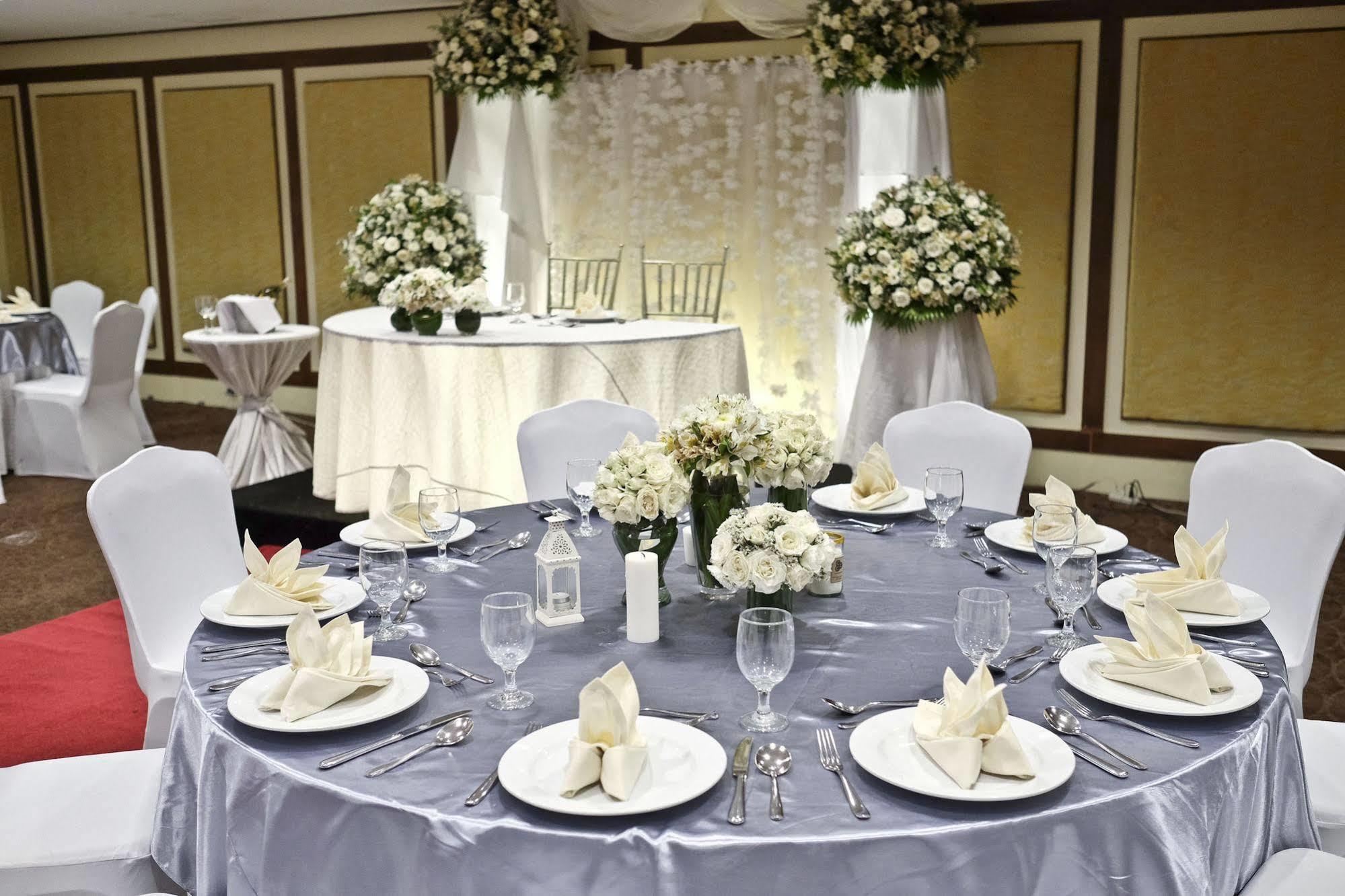 The B Hotel Alabang Muntinlupa City Zewnętrze zdjęcie