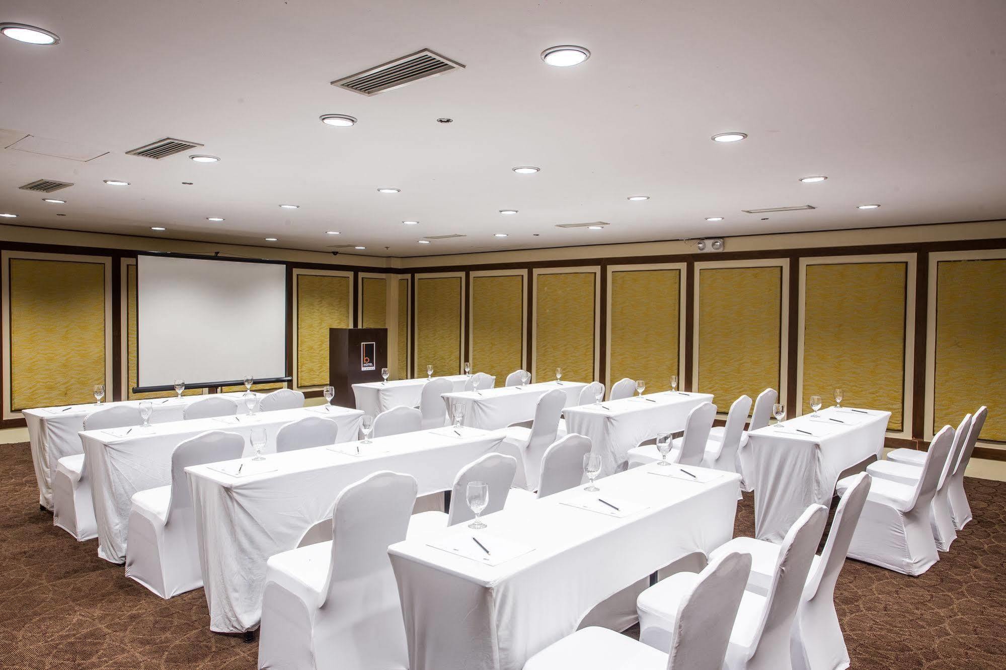 The B Hotel Alabang Muntinlupa City Zewnętrze zdjęcie